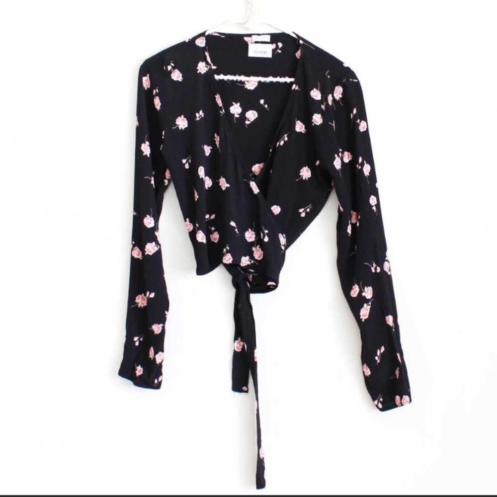 Brandy Melville Coco Wrap Top in Black Floral